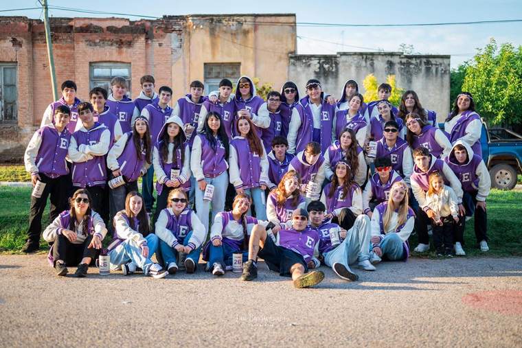 Promo completa con las camperas y los vasos